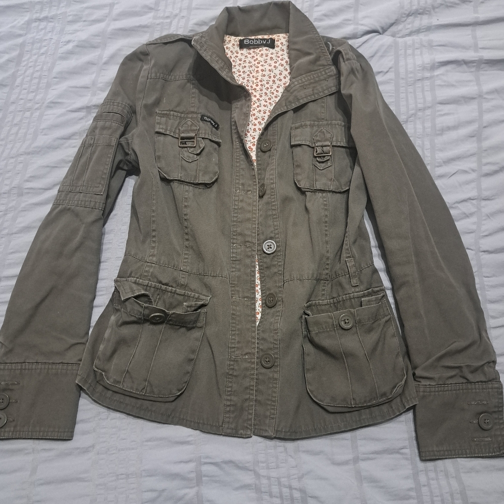 WOMEN JACKET